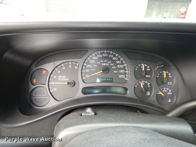 image for item DD0794 2004 Chevrolet Silverado 1500 pickup truck