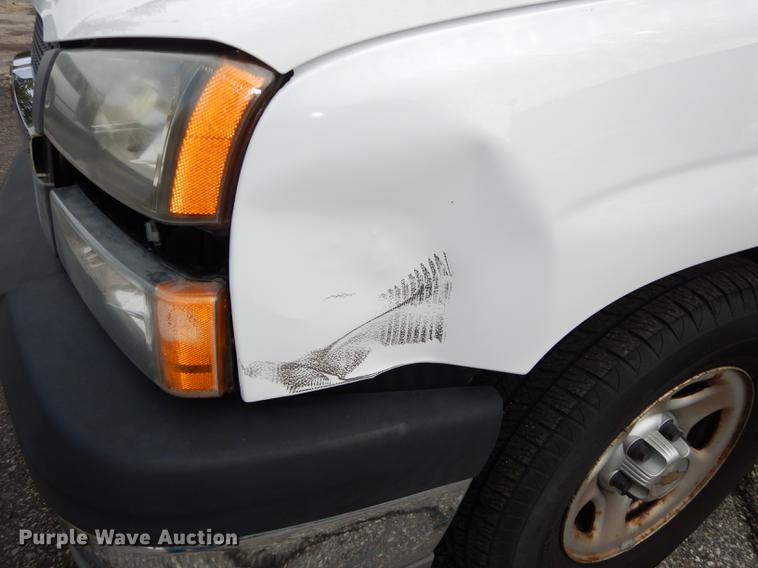 image for item DD0794 2004 Chevrolet Silverado 1500 pickup truck