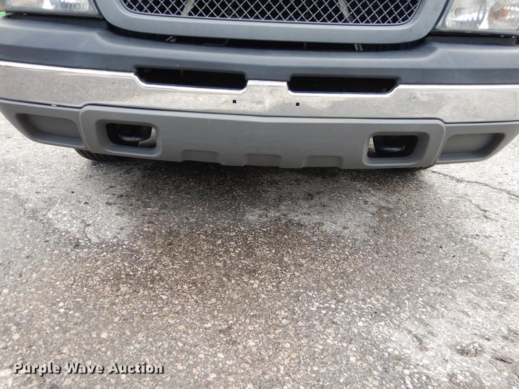 image for item DD0794 2004 Chevrolet Silverado 1500 pickup truck