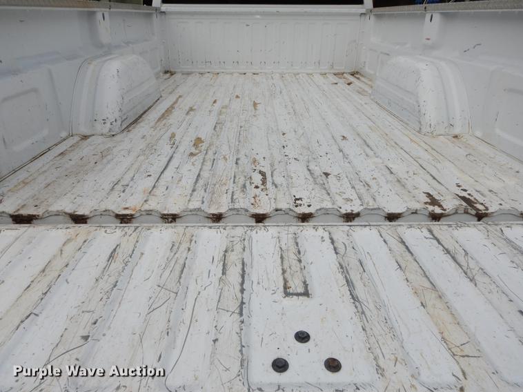 image for item DD0794 2004 Chevrolet Silverado 1500 pickup truck