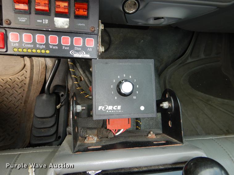 image for item DD0795 2004 Ford F450 Super Duty XL dump truck