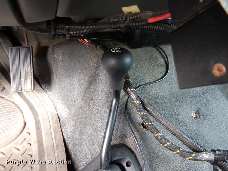 image for item DD0795 2004 Ford F450 Super Duty XL dump truck