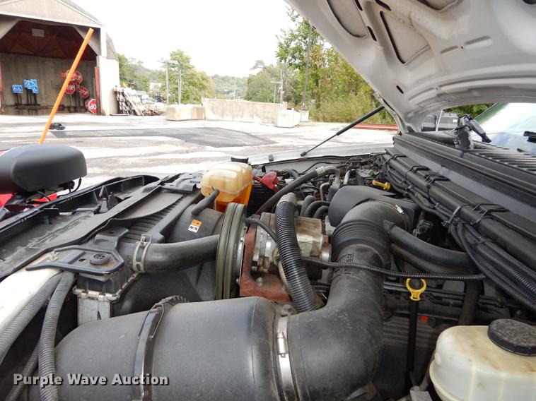 image for item DD0795 2004 Ford F450 Super Duty XL dump truck