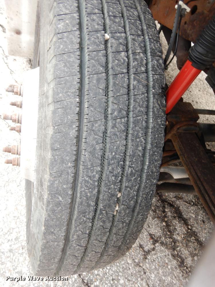 image for item DD0795 2004 Ford F450 Super Duty XL dump truck