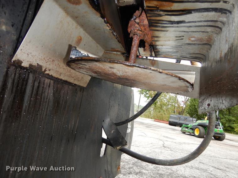 image for item DD0795 2004 Ford F450 Super Duty XL dump truck