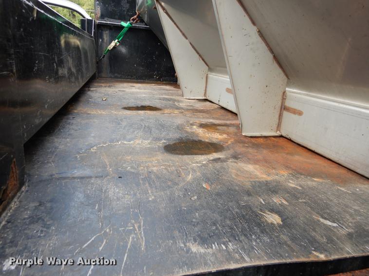 image for item DD0795 2004 Ford F450 Super Duty XL dump truck