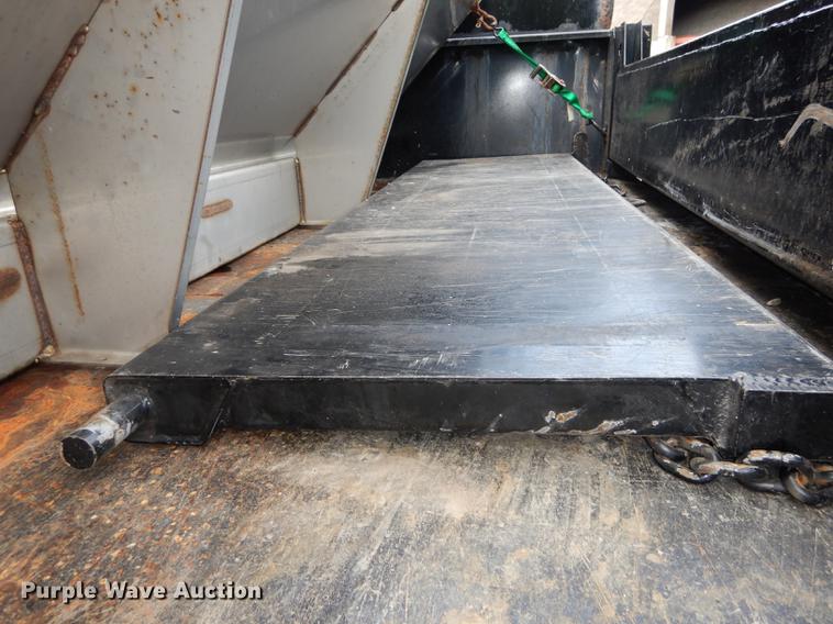 image for item DD0795 2004 Ford F450 Super Duty XL dump truck