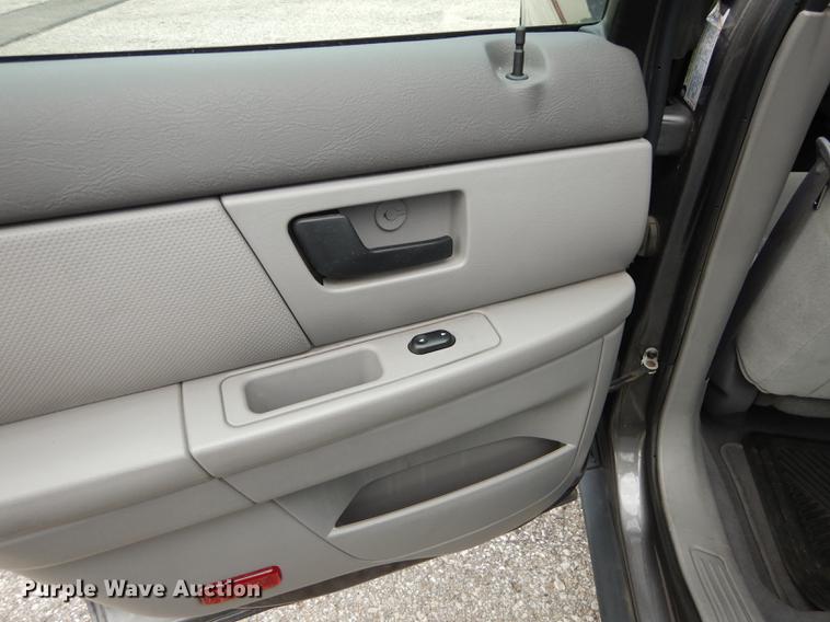 image for item DD0796 2005 Ford Taurus SE