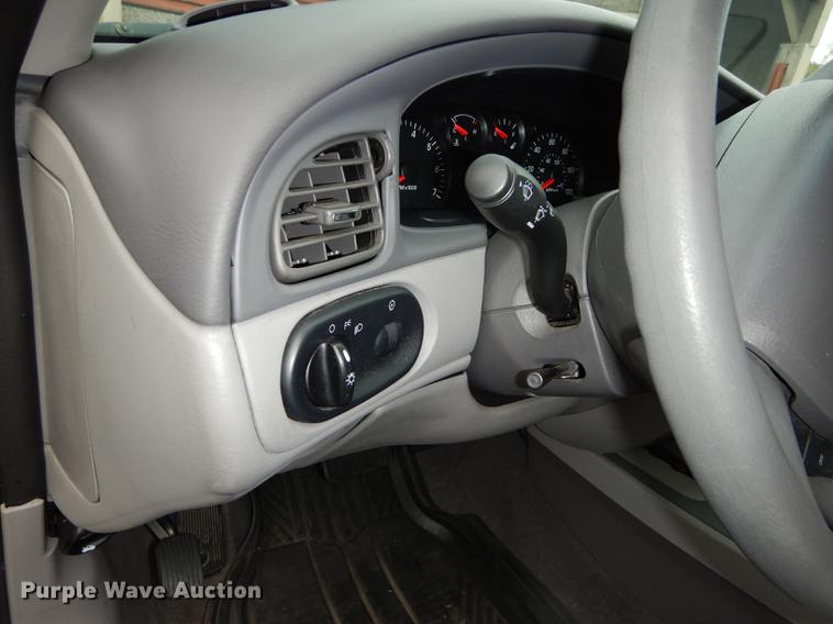 image for item DD0796 2005 Ford Taurus SE