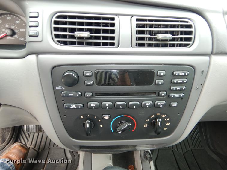 image for item DD0796 2005 Ford Taurus SE