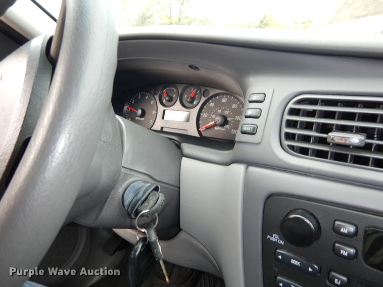 image for item DD0796 2005 Ford Taurus SE