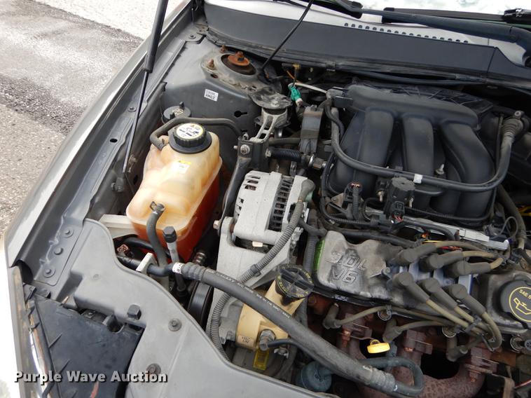 image for item DD0796 2005 Ford Taurus SE