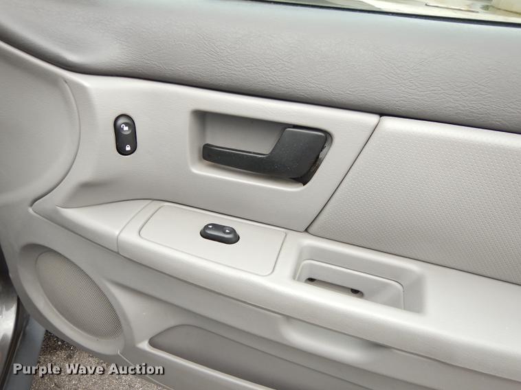 image for item DD0796 2005 Ford Taurus SE