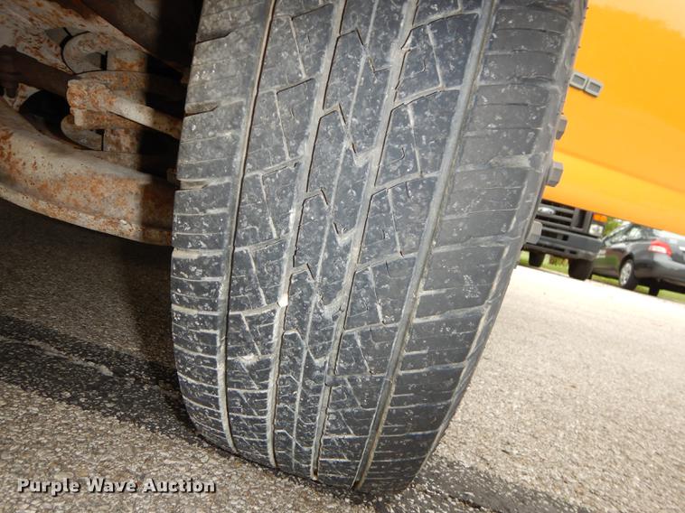 image for item DD0827 2002 GMC Savana G3500 Cargo Thomas school bus