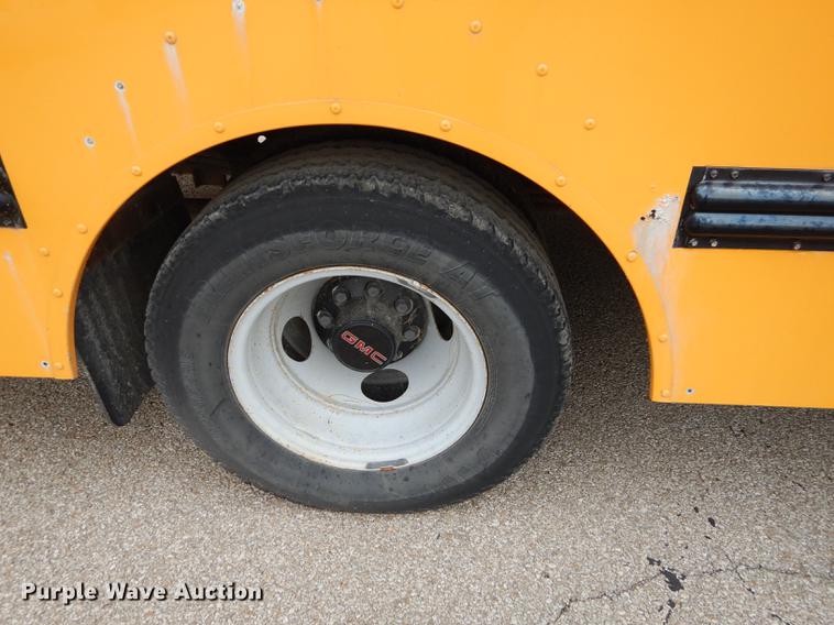 image for item DD0827 2002 GMC Savana G3500 Cargo Thomas school bus