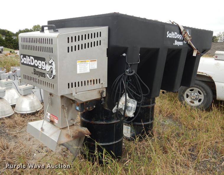 image for item DD0828 Salt Dogg V-box spreader