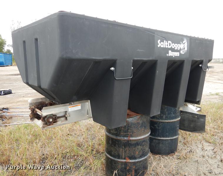 image for item DD0828 Salt Dogg V-box spreader