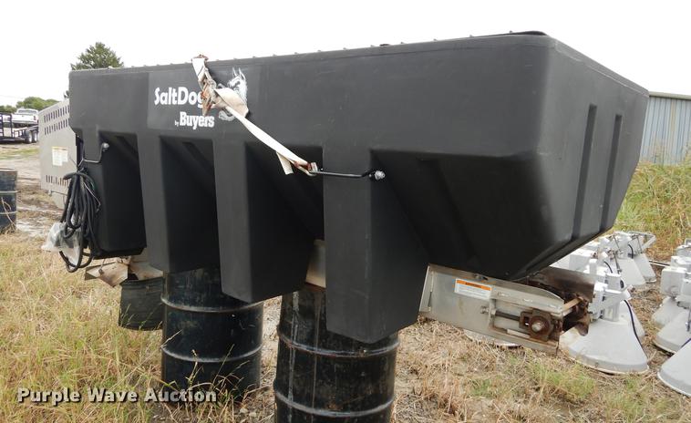 image for item DD0828 Salt Dogg V-box spreader