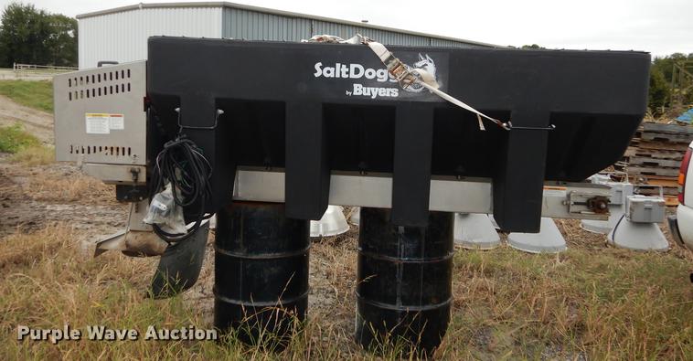 image for item DD0828 Salt Dogg V-box spreader