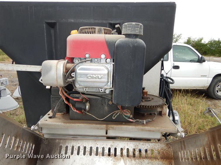 image for item DD0828 Salt Dogg V-box spreader