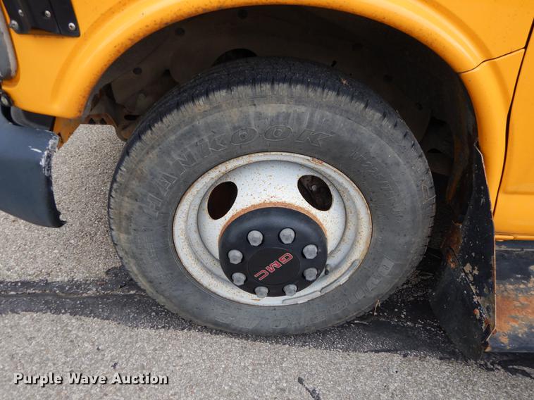 image for item DD0829 2002 GMC Savana G3500 Cargo Thomas school bus