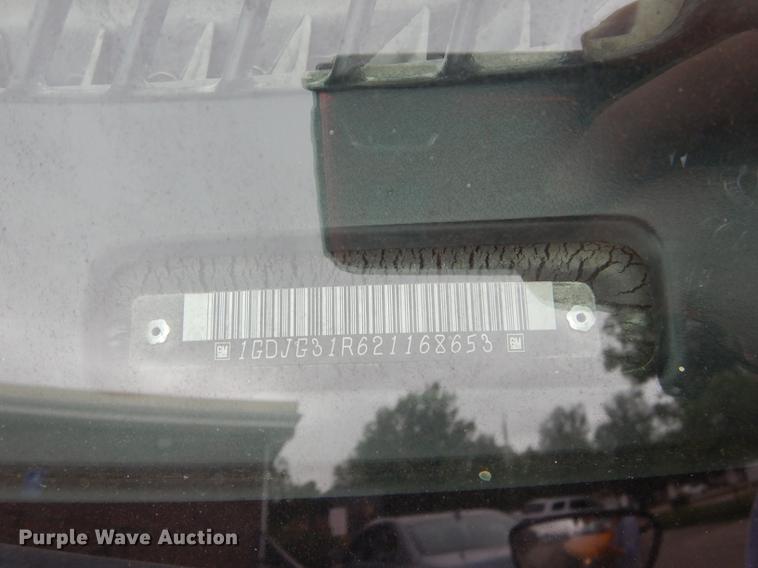 image for item DD0829 2002 GMC Savana G3500 Cargo Thomas school bus