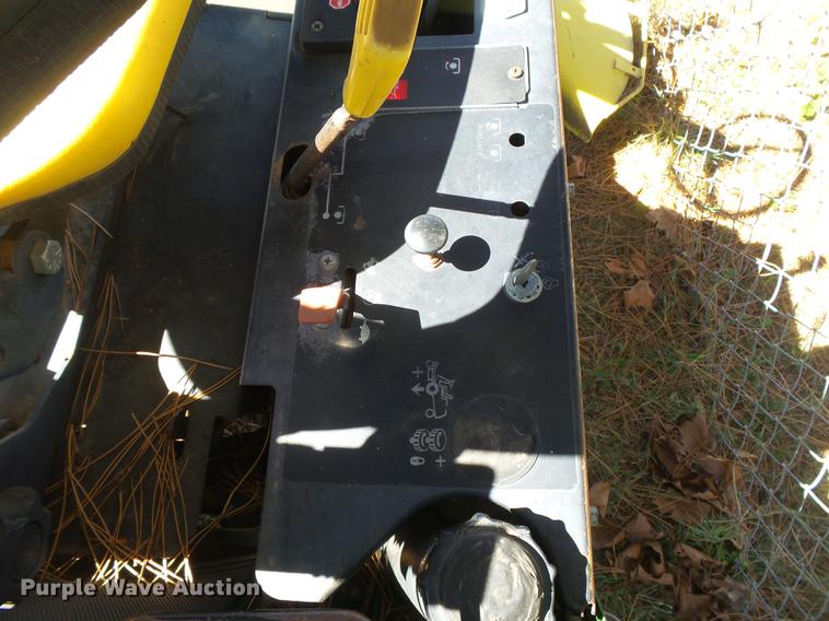 image for item DE9186 John Deere 910 lawn mower