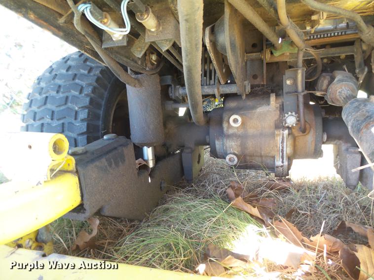 image for item DE9186 John Deere 910 lawn mower