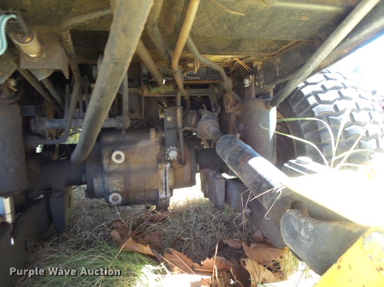 image for item DE9186 John Deere 910 lawn mower