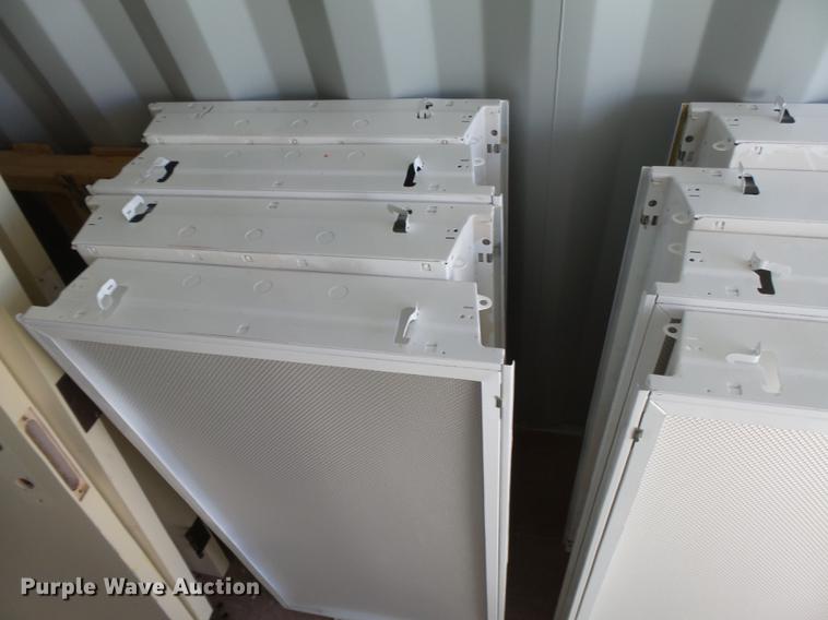 image for item DE9188 (13) fluorescent light fixtures