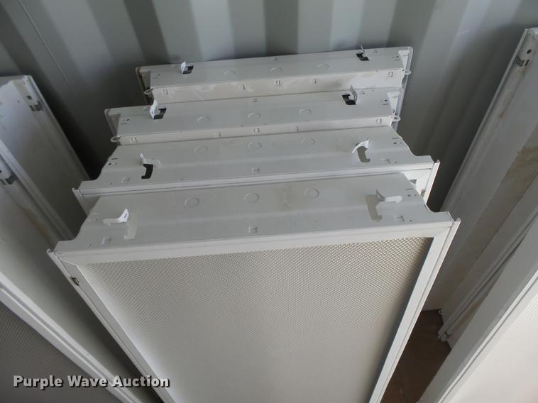 image for item DE9188 (13) fluorescent light fixtures