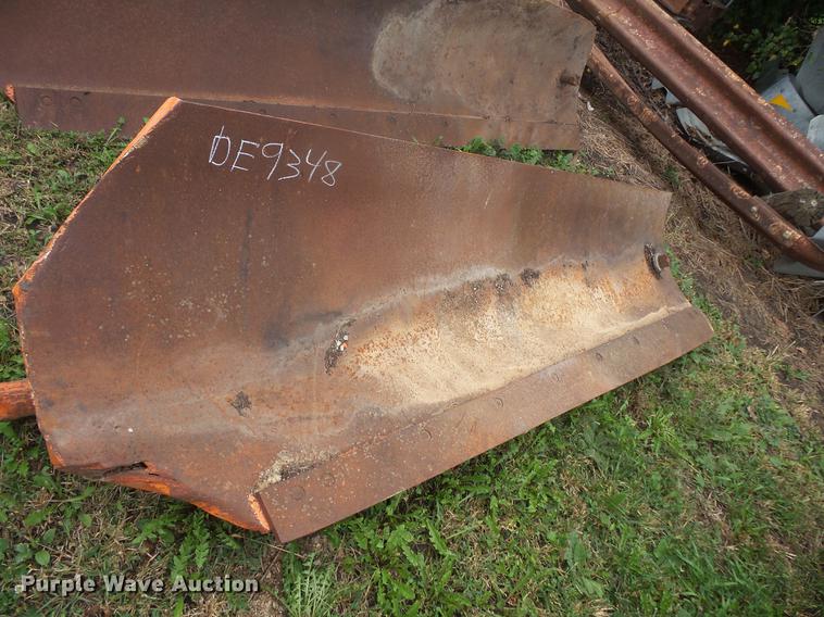 image for item DE9348 Approximately 5 Henke snow plow wings