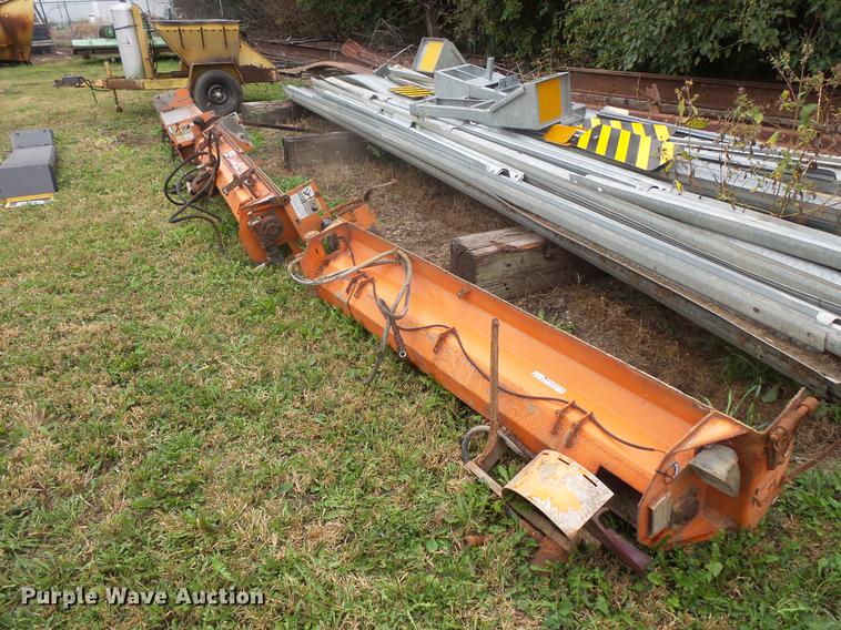 image for item DE9351 Approximately 3 Henderson sanders