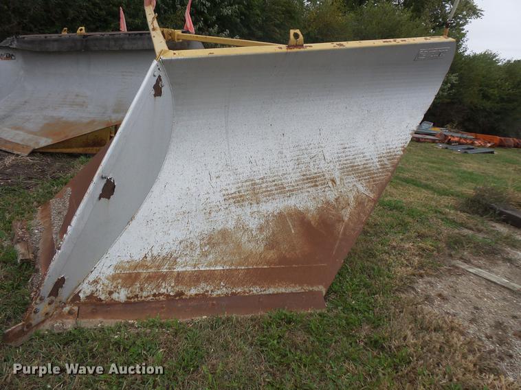 image for item DE9356 Weldco V-plow