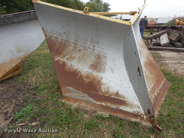 image for item DE9356 Weldco V-plow