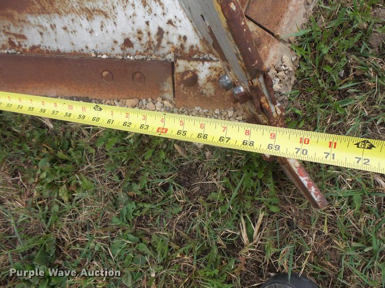 image for item DE9356 Weldco V-plow