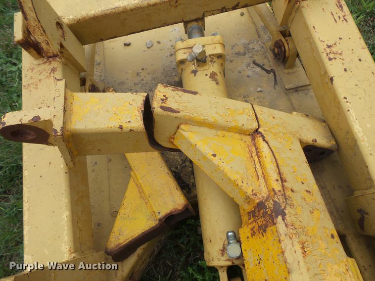 image for item DE9364 V-plow motor grader mount