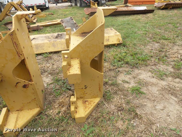 image for item DE9364 V-plow motor grader mount