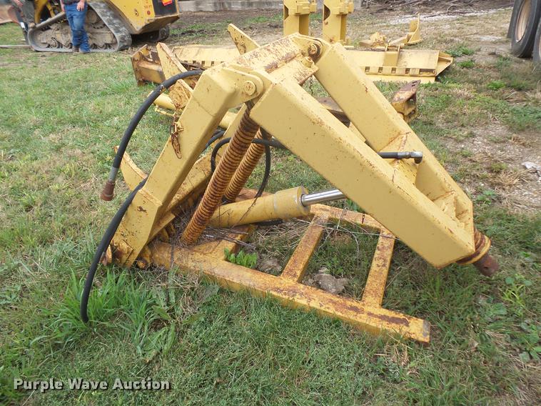 image for item DE9365 V-plow motor grader mount