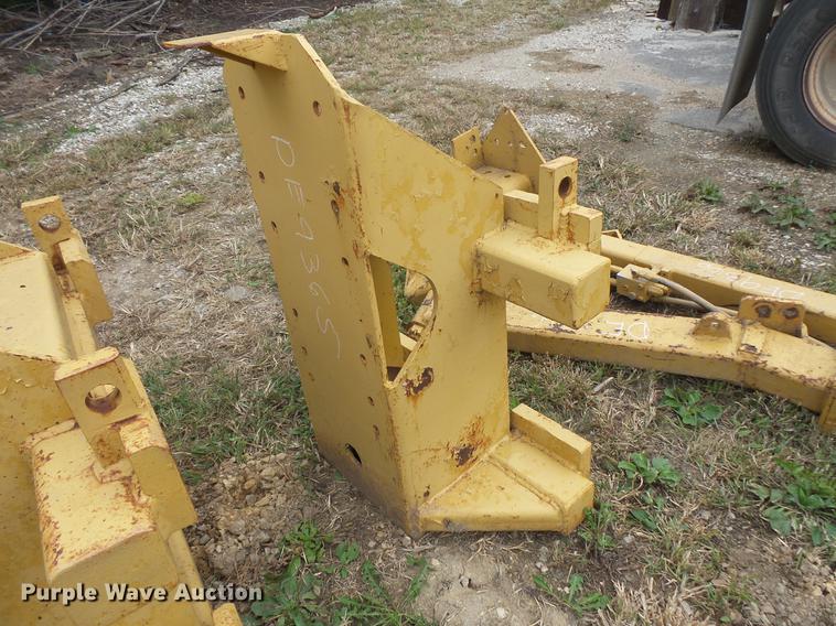 image for item DE9365 V-plow motor grader mount