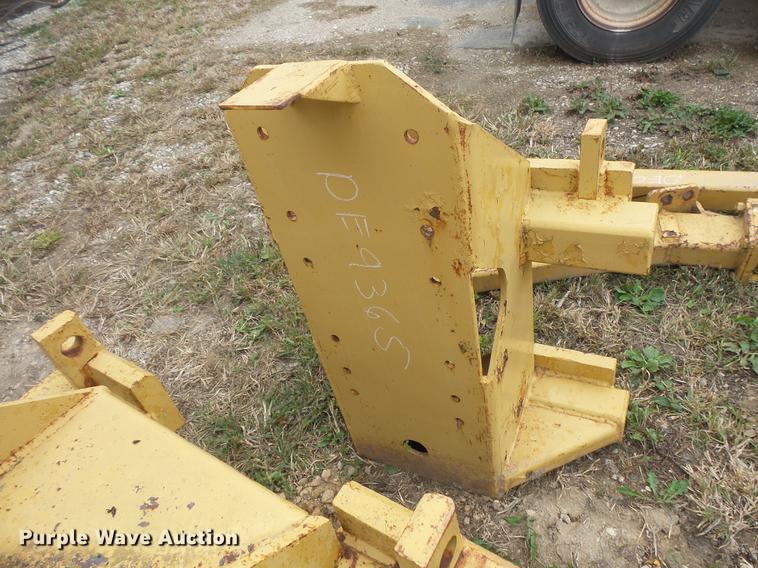image for item DE9365 V-plow motor grader mount