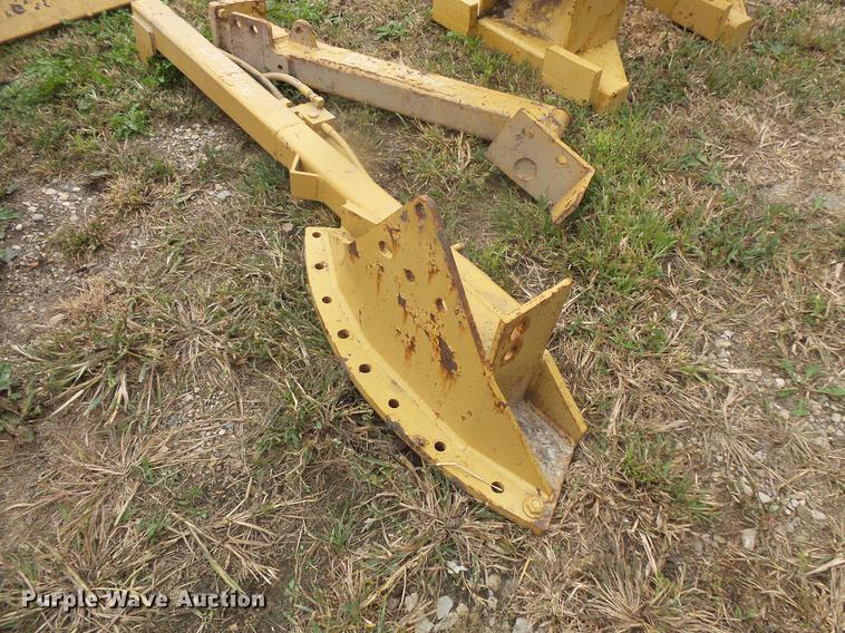 image for item DE9366 Tail piece cylinder for rear mount