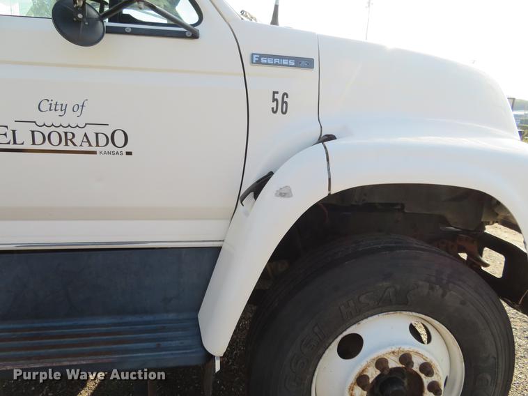 image for item DF9783 1997 Ford F800 dump truck