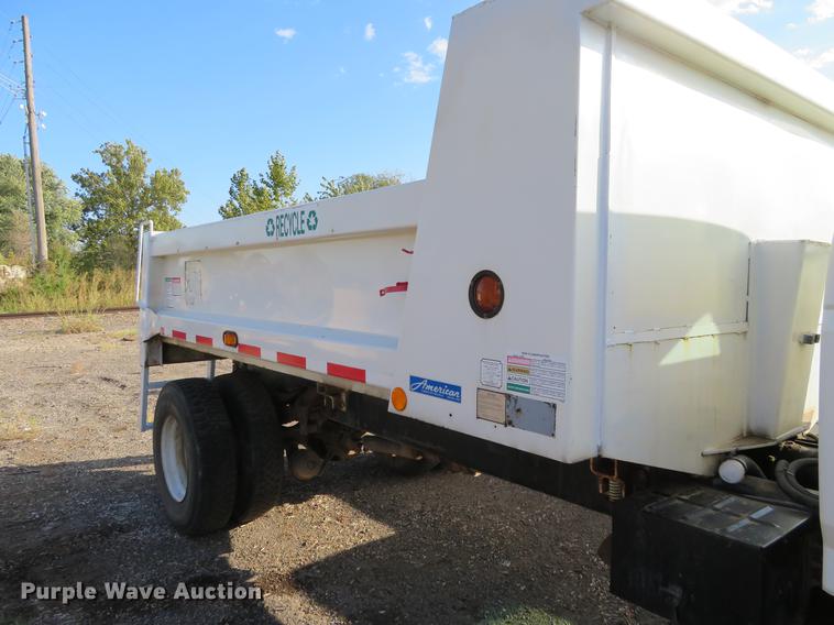 image for item DF9783 1997 Ford F800 dump truck