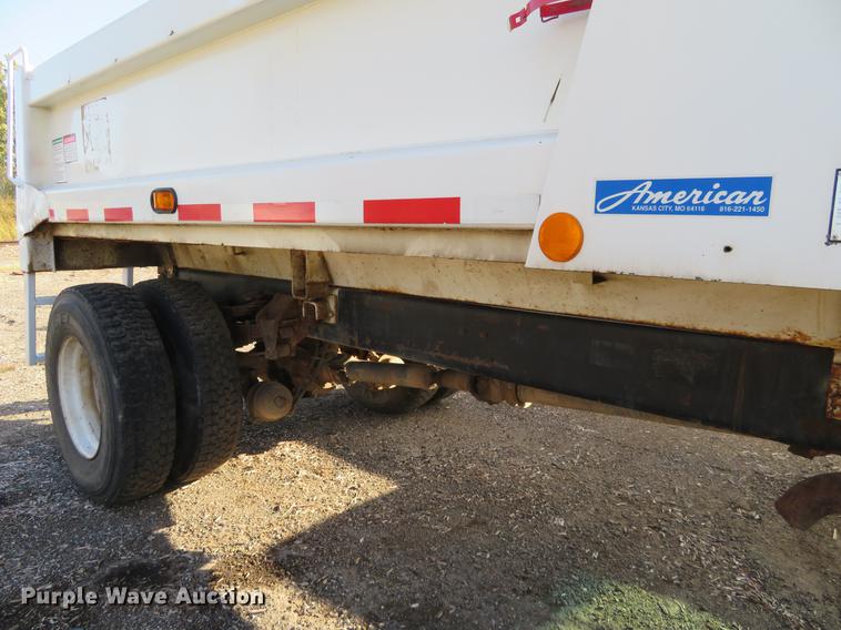 image for item DF9783 1997 Ford F800 dump truck