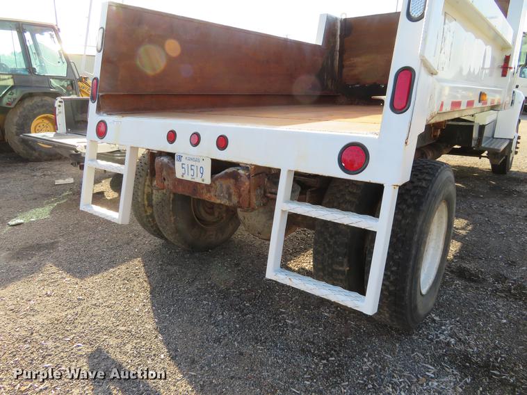 image for item DF9783 1997 Ford F800 dump truck