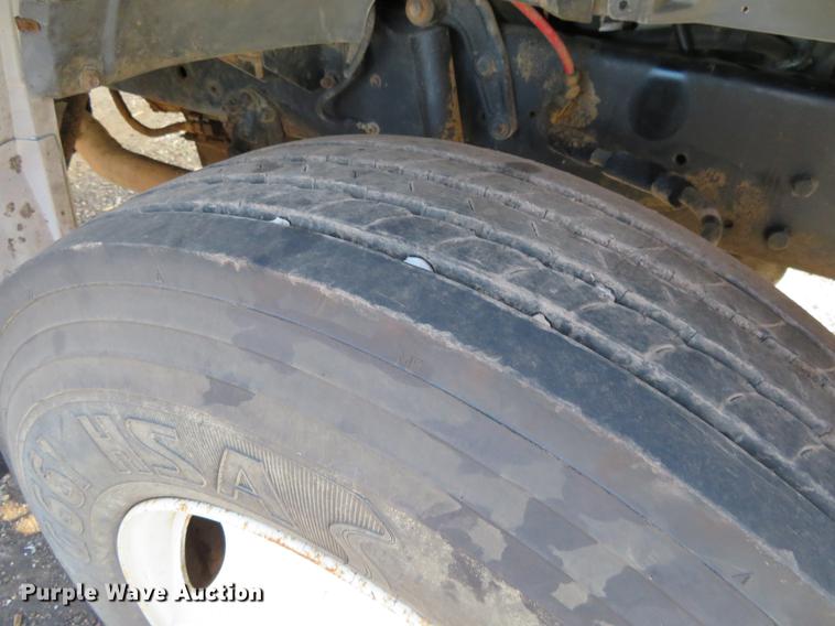 image for item DF9783 1997 Ford F800 dump truck