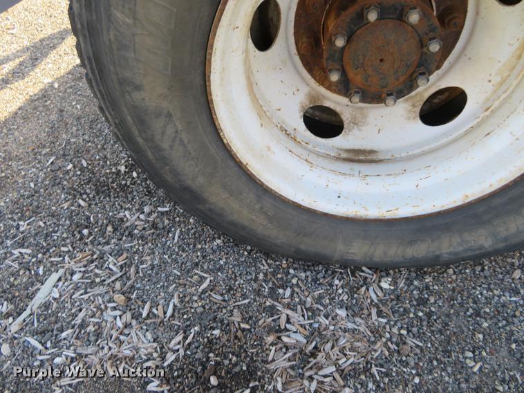 image for item DF9783 1997 Ford F800 dump truck