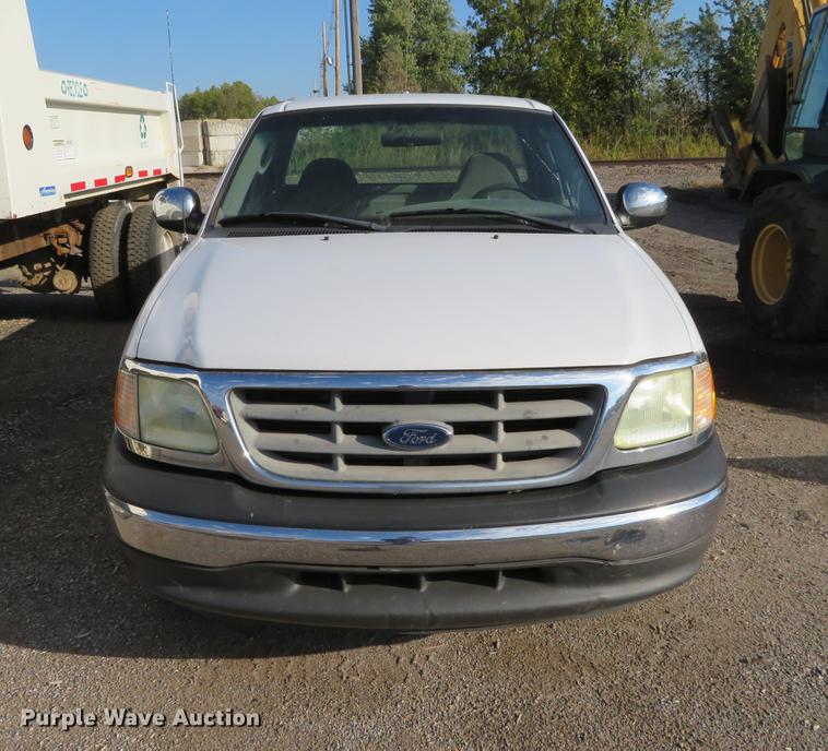 image for item DF9784 2002 Ford F150 pickup truck