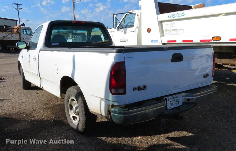 image for item DF9784 2002 Ford F150 pickup truck
